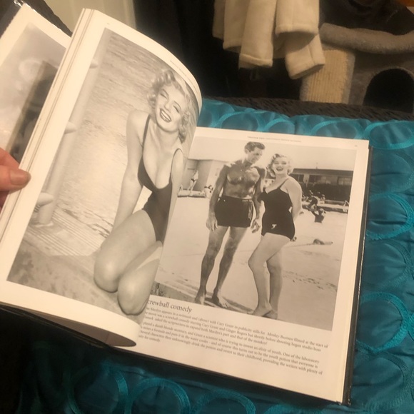 Very glamorous life of Marilyn Monroe vintage book - Picture 5 of 9